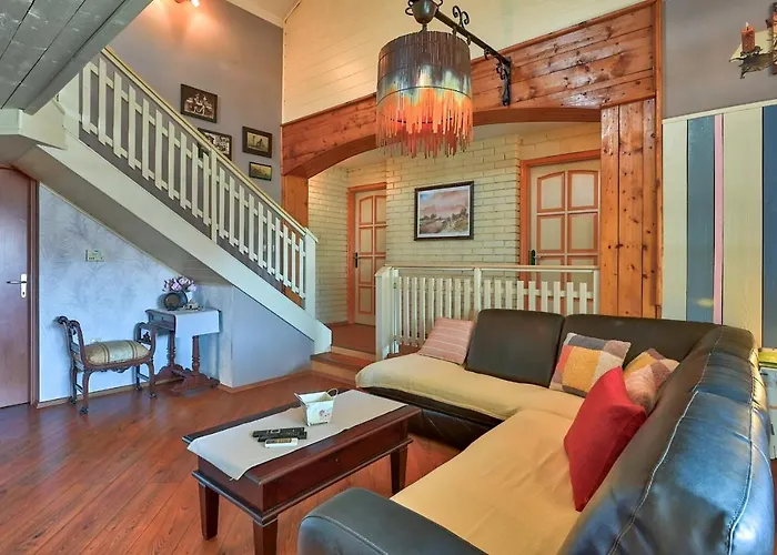 Oscar 아파트 풀라